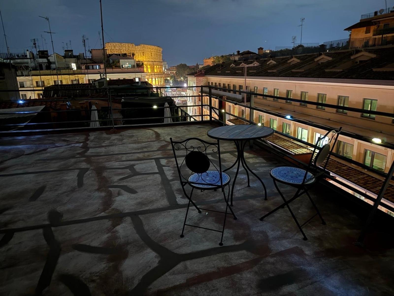 Attico Loft & Rooftop Colosseo Roma Exterior foto